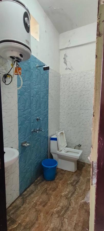 Hotel Yoran Inn&Restaurant By WB Inn Sadabad Bagian luar foto